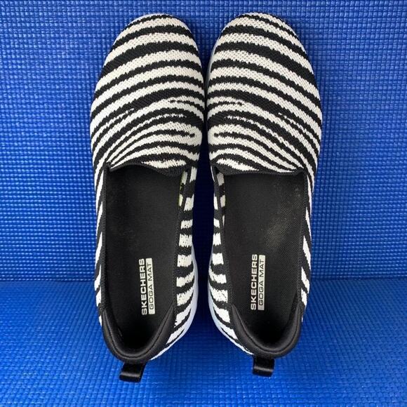 🔴 SKECHERS GOGA MAT STRETCH FIT Women`s Size 9 Black White Comfort Shoes 124176 - Picture 6 of 8